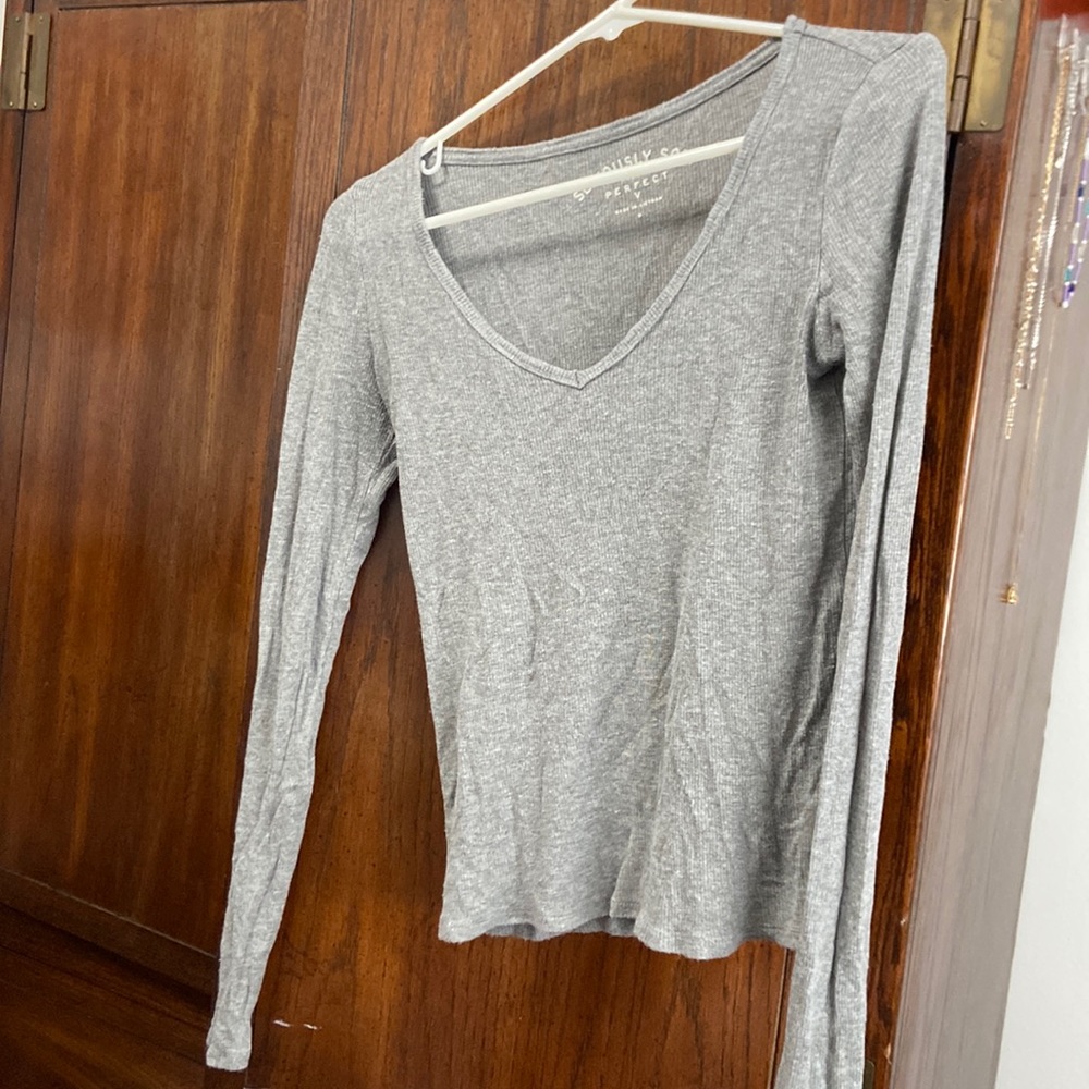 Aero gray seriously soft v neck long sleeve tee